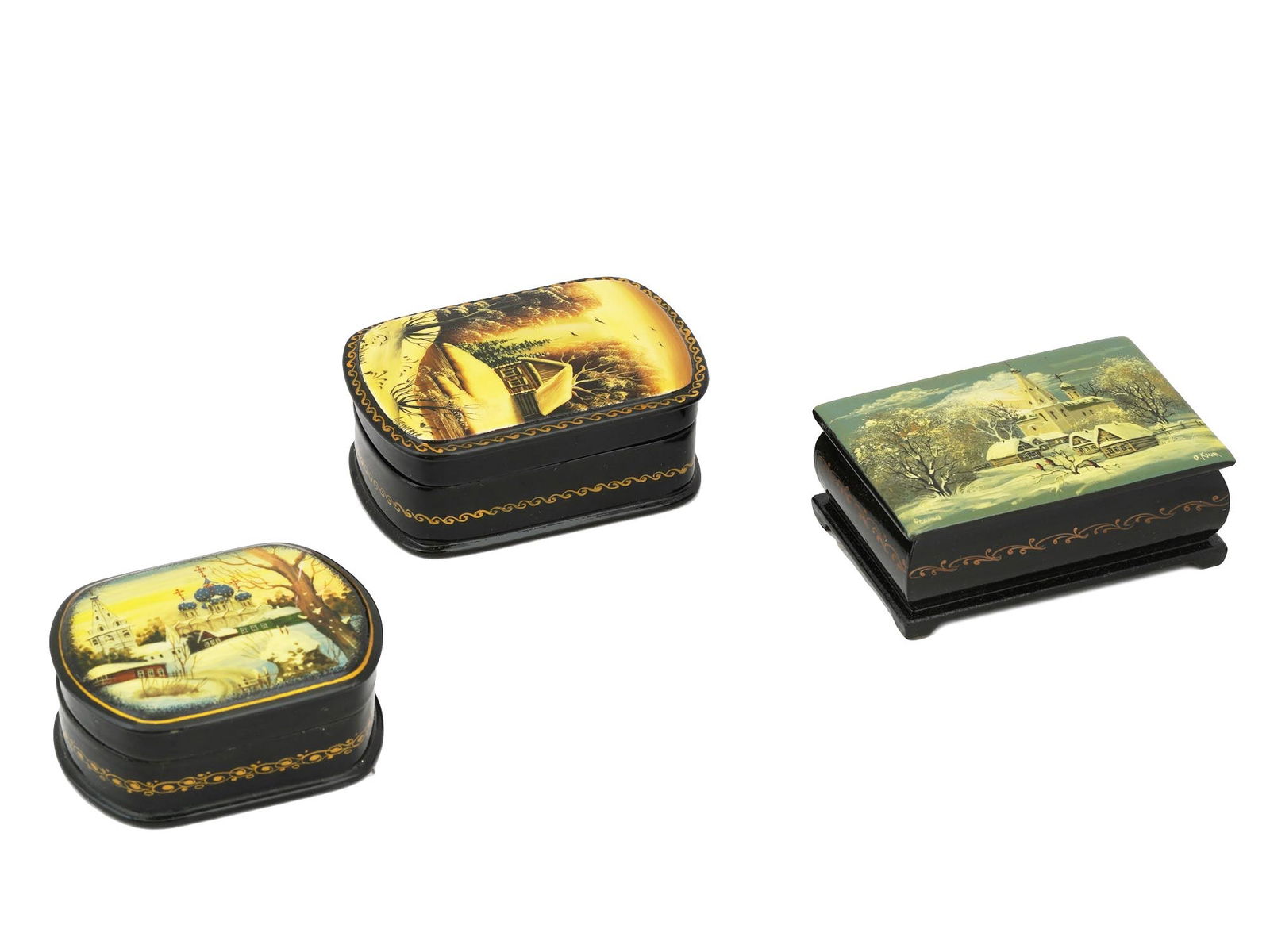 VINTAGE RUSSIAN FEDOSKINO LACQUER TRINKET BOXES (1 of 9)