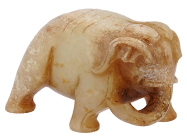 CHINESE CARVED HONEY JADE FIGURINE OF ELEPHANT