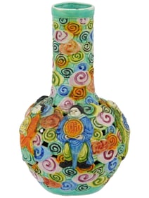 VINTAGE CHINESE REPUBLIC PORCELAIN VASE SPIRAL MOTIFS