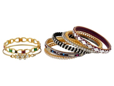COLLECTION OF COSTUME JEWELRY BANGLE BRACELETS