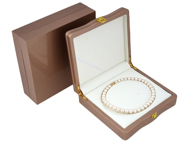 WHITE AKOYA PEARL NECKLACE WITH 18K GOLD CLASP