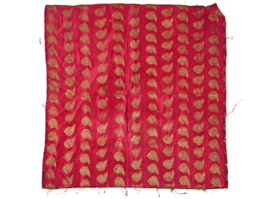 ANTIQUE PERSIAN SAFAVID DYNASTY EMBROIDERED TEXTILE