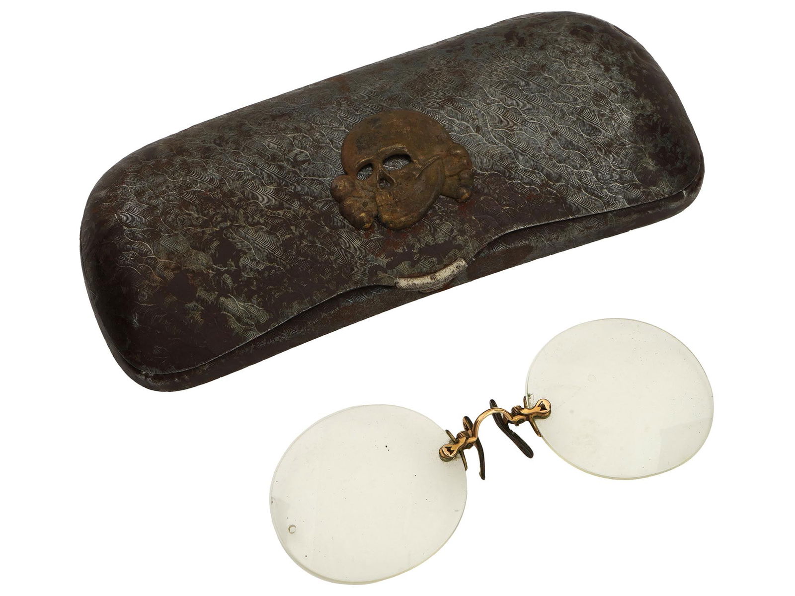 WWII TYPE GERMAN WAFFEN SS OFFICIALS EYEGLASSES: A World War II type Nazi German Third Reich Waffen SS officials eyeglasses. Round shape, gilt metal fittings. The glasses come in a metal case, decorated with an engraved abstract pattern, and a gilt