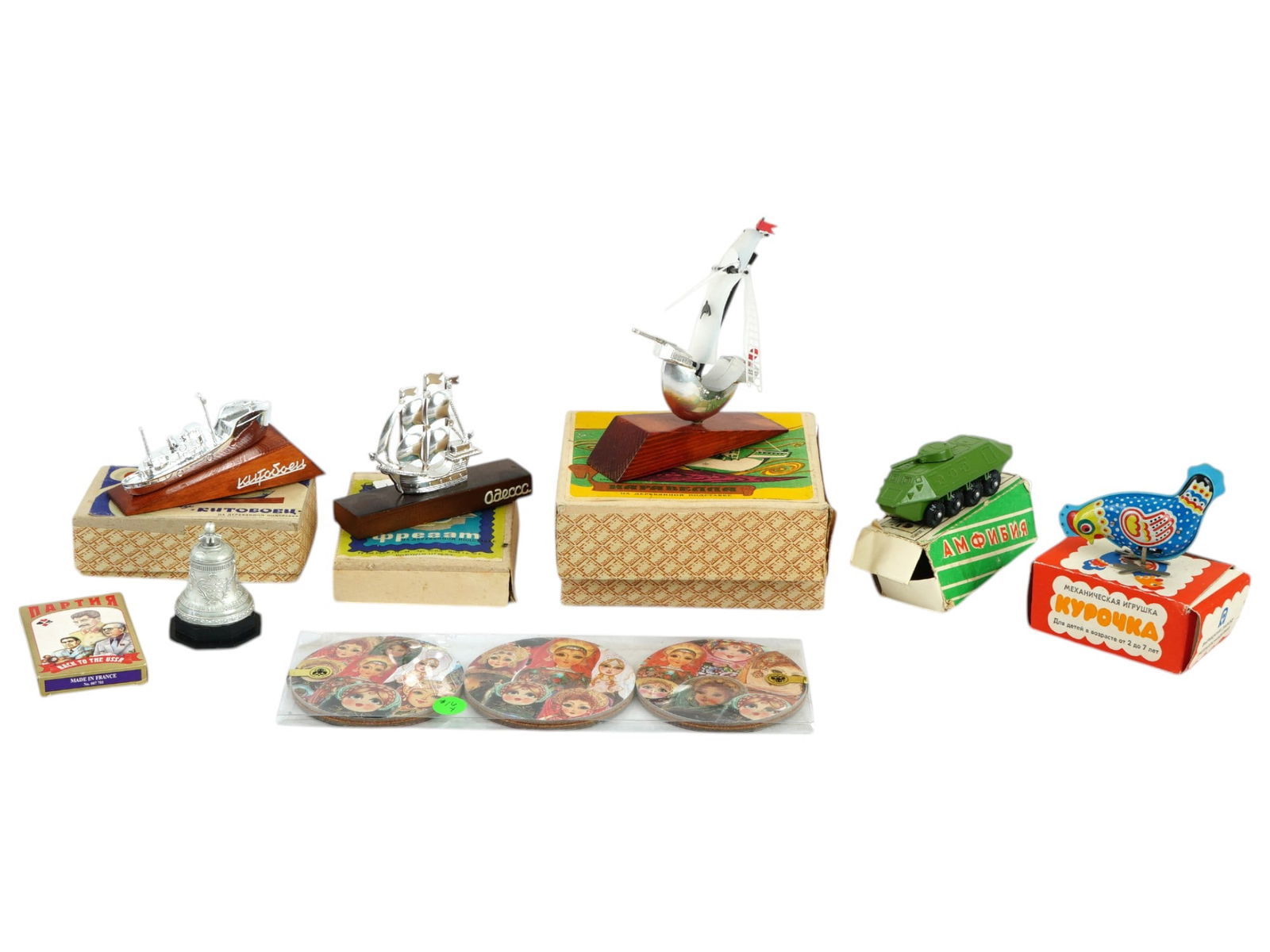 RUSSIAN SOVIET ERA SOUVENIRS AND SHIP MODELS IOB (1 of 4)