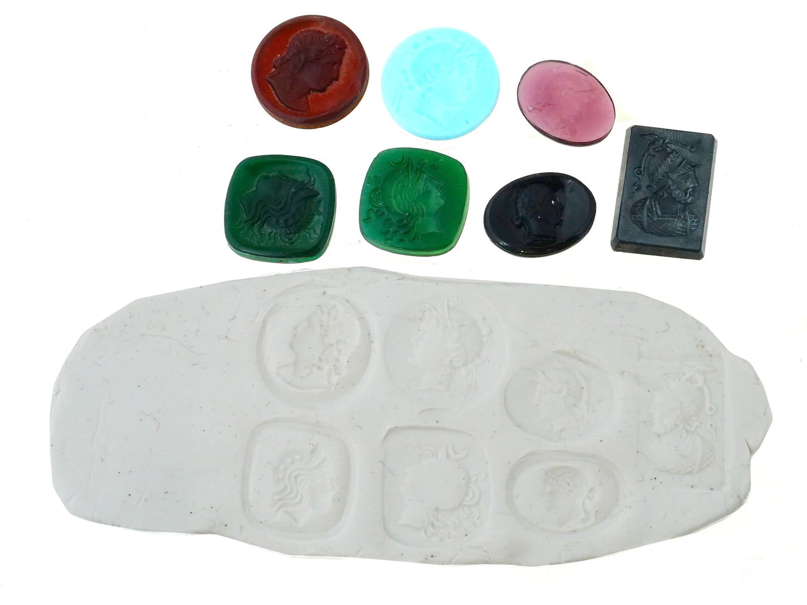 ANCIENT ROMAN MANNER COLOR GLASS INTAGLIO SEALS (1 of 4)