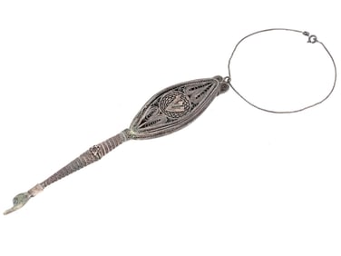 ANTIQUE SILVER FILIGREE TORAH POINTER WITH A CHAIN