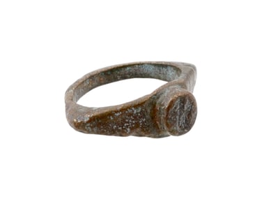 100 300 AD ANCIENT ROMAN ENGRAVED DESIGN BRONZE RING