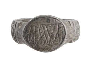ANCIENT EGYPTIAN BRONZE RING W ENGRAVED PATTERN