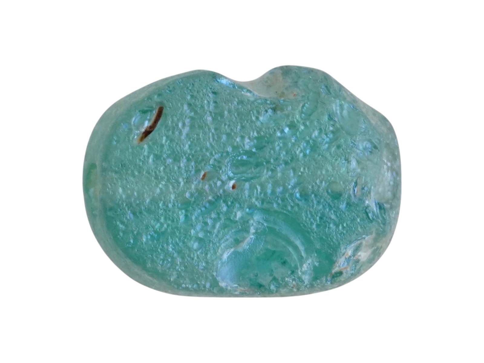 ANCIENT EGYPT BLUE GLASS PIERCED SCARAB AMULET: An ancient blue glass pierced amulet from the Late Period of Egypt, circa from 300 to 200 BC, featuring a scarab design. Ancient Egyptian Amulets And Jewelry Collectibles. Dimensions: H 1/2 in. All me