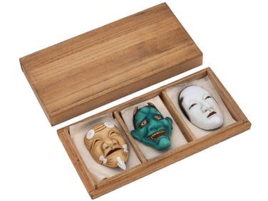 JAPANESE NOH THEATRE TOSHIKANE PORCELAIN BROOCH MASKS