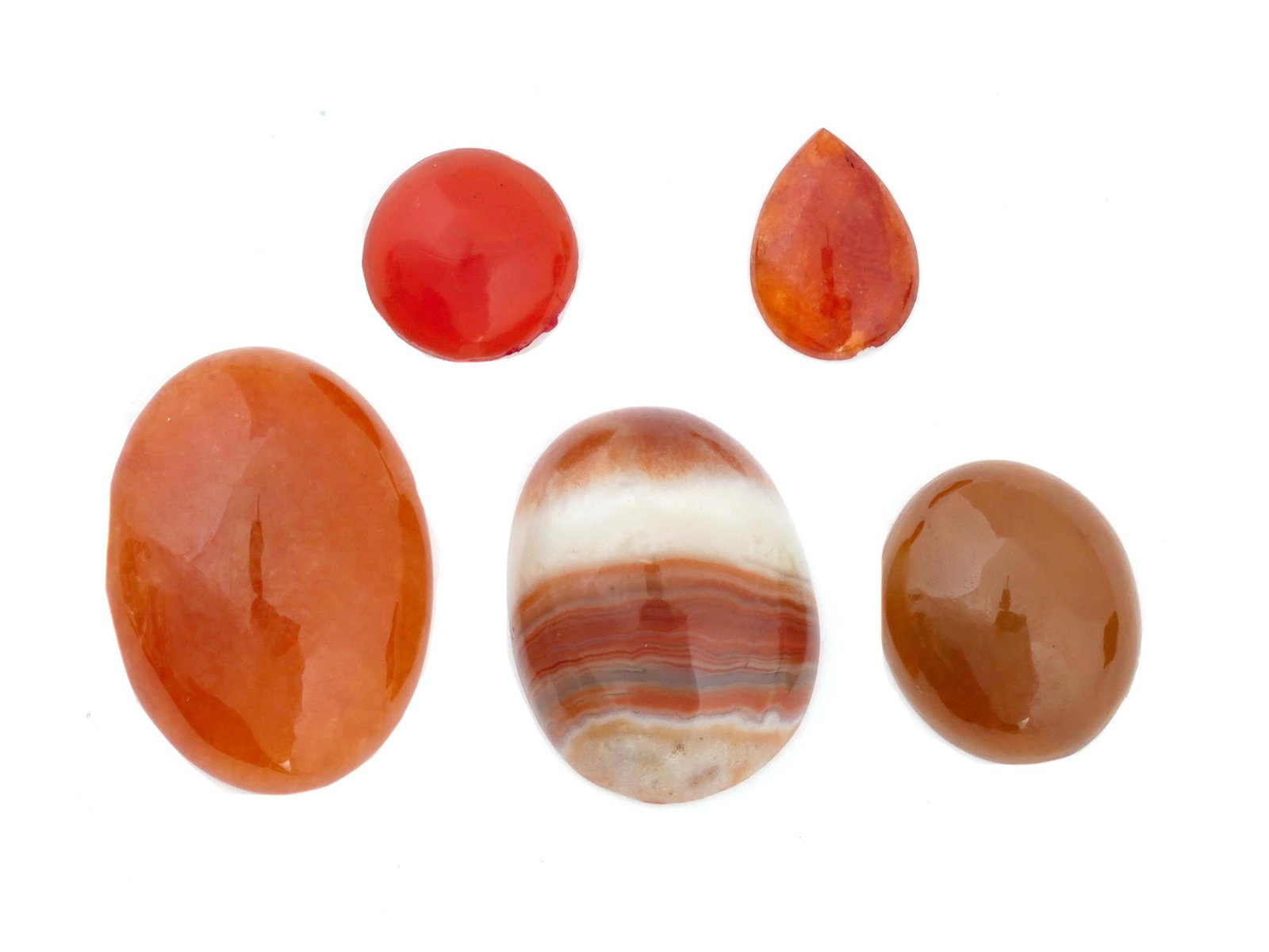 COLLECTION OF FIVE VARIOUS HAND CARVED AGATE STONES (1 of 4)