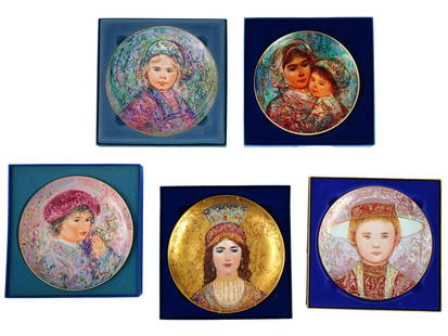 LTD ED DECORATIVE PORCELAIN PLATES BY EDNA HIBEL: The lot includes 5 vintage original limited edition collector plates by Edna Hibel in original boxes: La Contessa Isabella, the first of the series the Nobility of Children that consisted of 12,750 pl