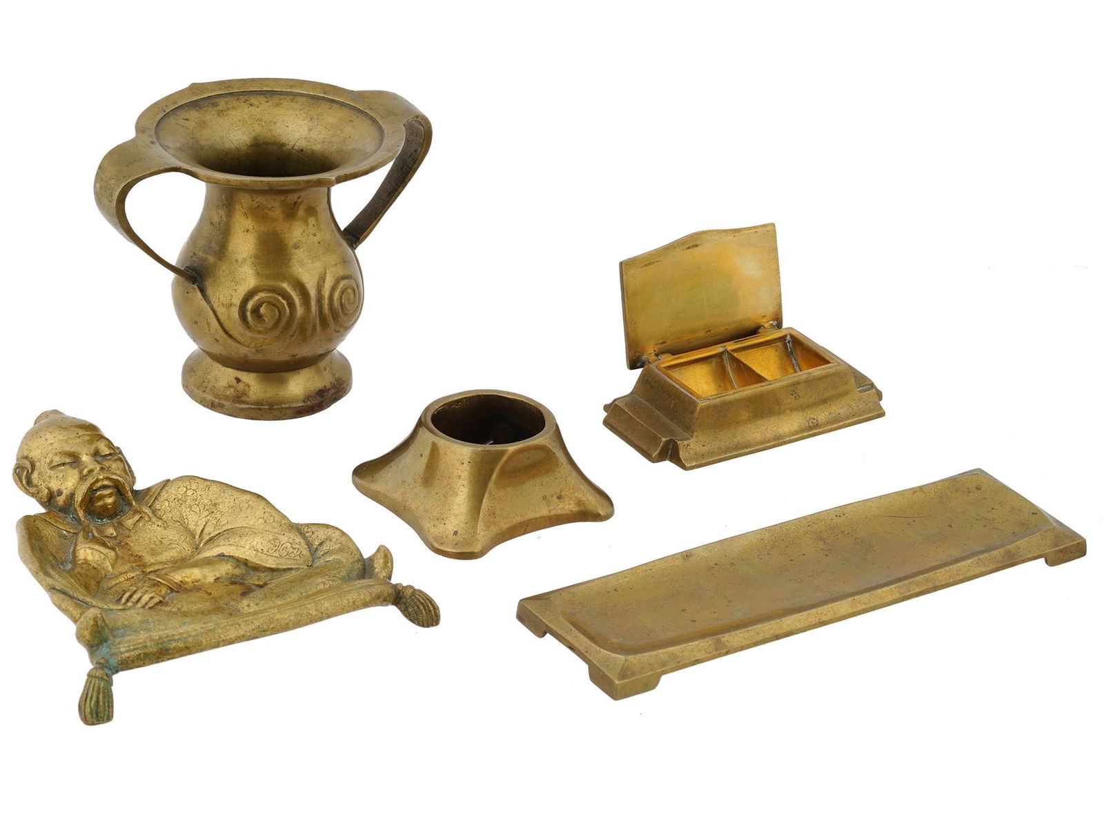 GROUP OF VINTAGE BRASS TABLE DECOR ITEMS (1 of 4)