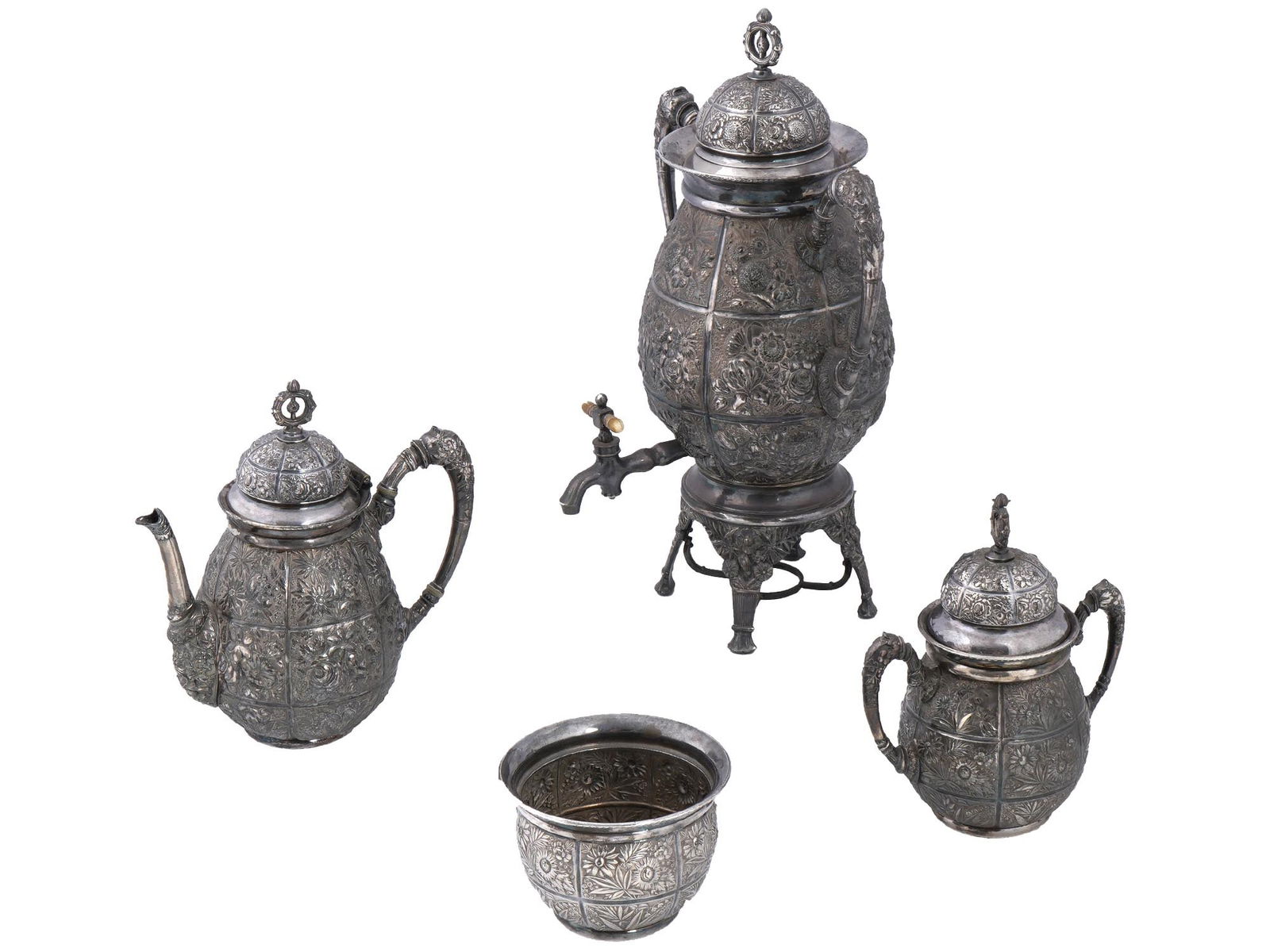 ANTIQUE AMERICAN MERIDEN SILVER PLATED TEA SET (1 of 11)