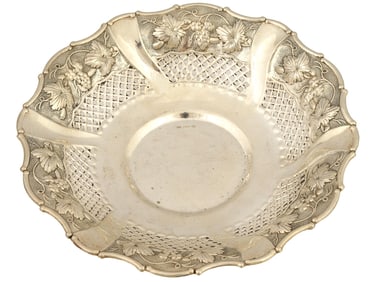 ITALIAN STERLING SILVER FRUIT BOWL W GRAPEVINE MOTIF