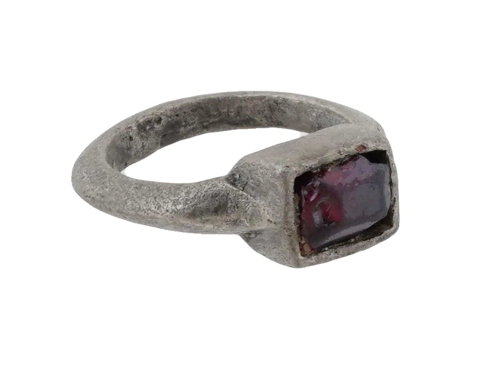 ANCIENT SILVER RING W GARNET STONE CA 500 TO 200 AD (1 of 4)