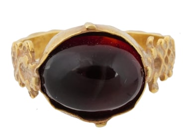 ANCIENT BYZANTINE GOLD SIGNET RING WITH A GARNET STONE