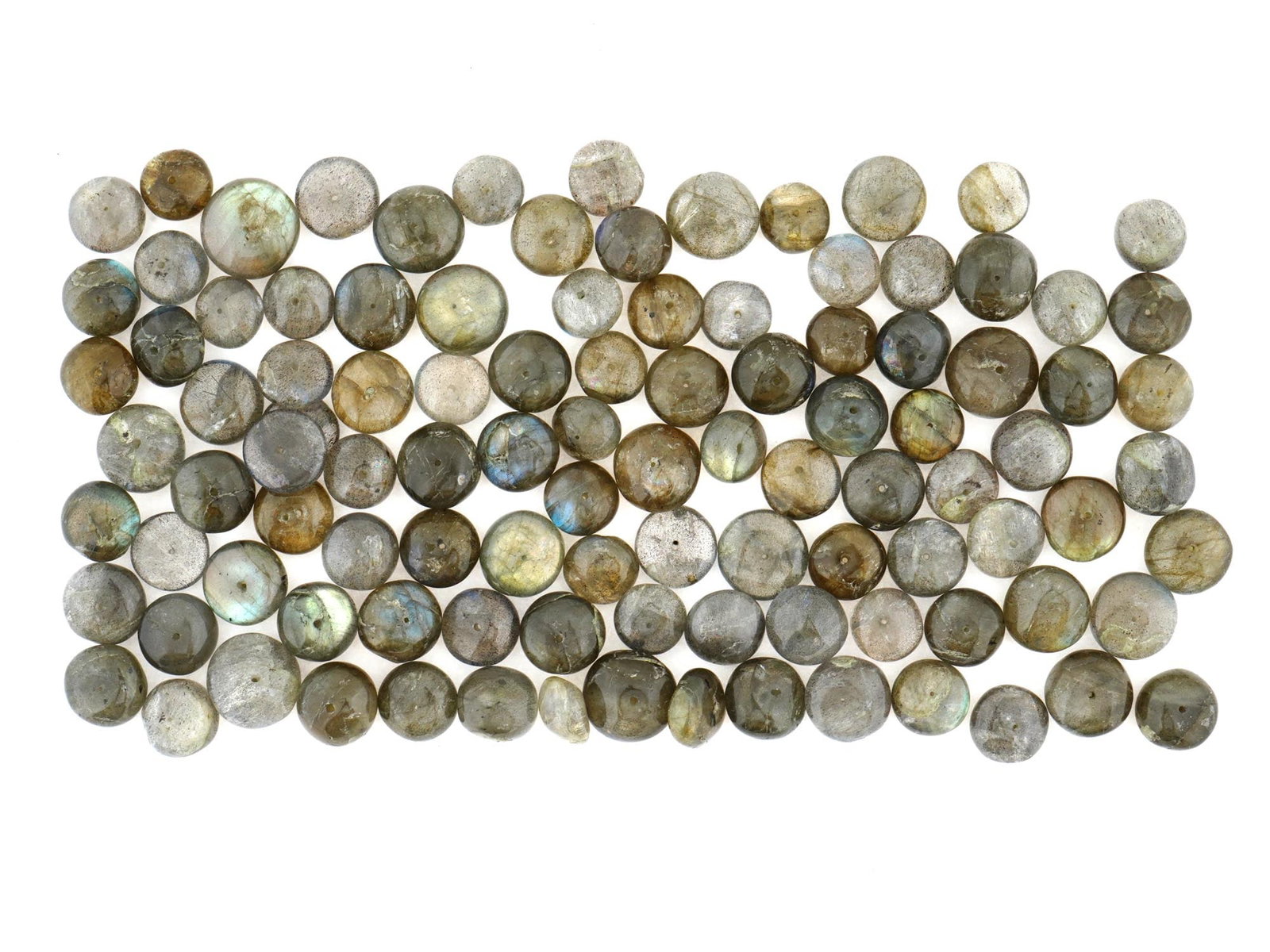 COLLECTION OF LABRADORITE BEADS STONE FOR NECKLACE: A collection of natural Labradorite beads. These beads are polished and exhibit a captivating play of color, showcasing shades of grey, green, and hints of blue, characteristic of natural Labradorite.