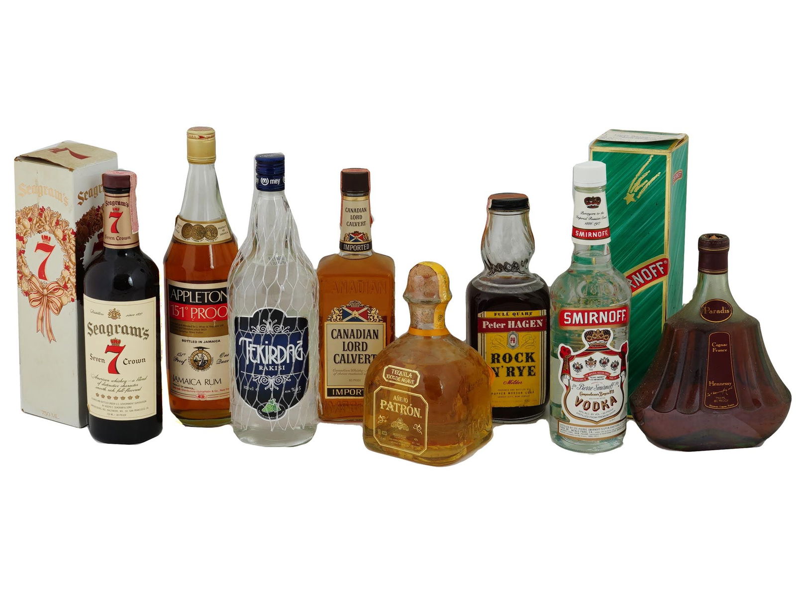 VTG BOTTLES OF ALCOHOLIC DRINKS FROM RENOWNED BRANDS (1 of 8)