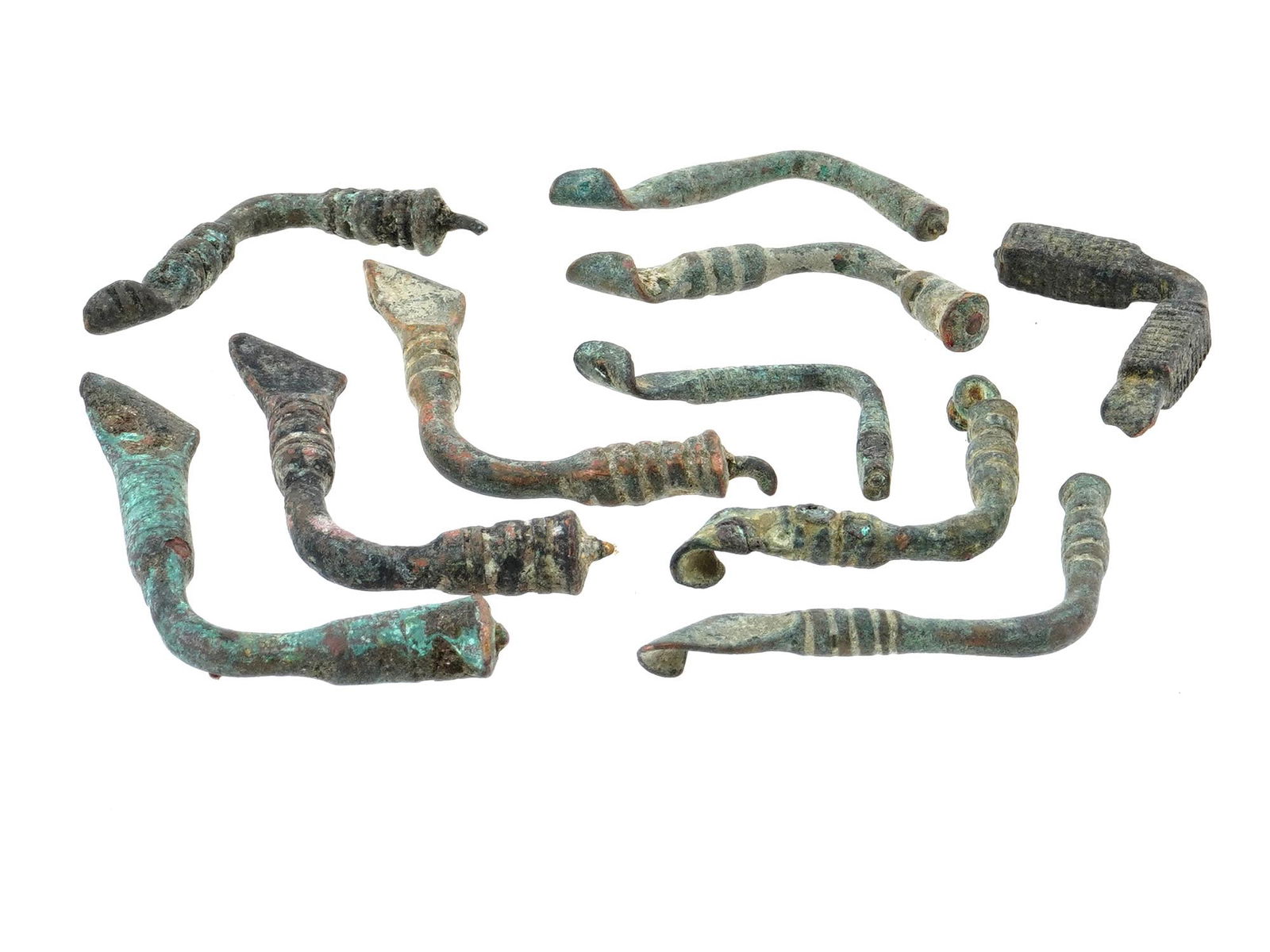 GROUP OF ANCIENT ROMAN BRONZE FIBULAS 100 TO 300 AD (1 of 2)
