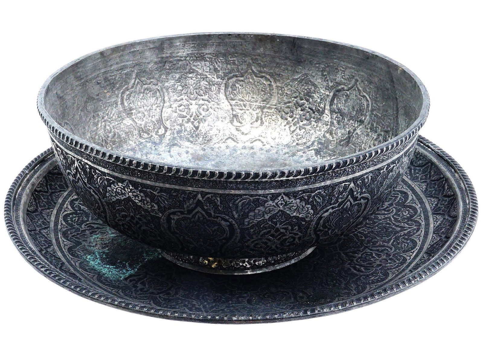 ANTIQUE PERSIAN BRONZE BOWL AND MATCHING PLATE (1 of 7)