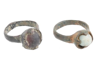 PAIR OF ANCIENT ROMAN BRONZE RINGS WITH GLASS INTAGLIOS