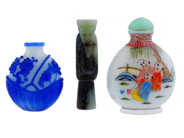 CHINESE JADE FIGURE W PORCELAIN AND GLASS SNUFF BOTTLES