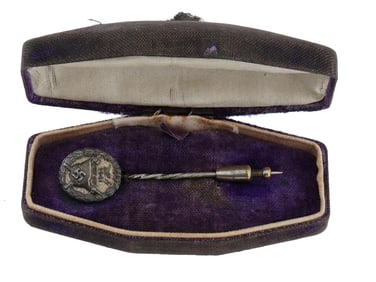 WORLD WAR II GERMAN WOUND BADGE STICK PIN W CASE