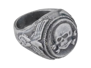 WWII MODEL NAZI GERMAN SS TOTENKOPF SIGNET RING