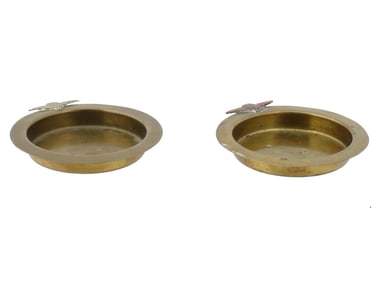 TWO WWII AMERICAN ASHTRAYS WITH PARATROOPER BADGES