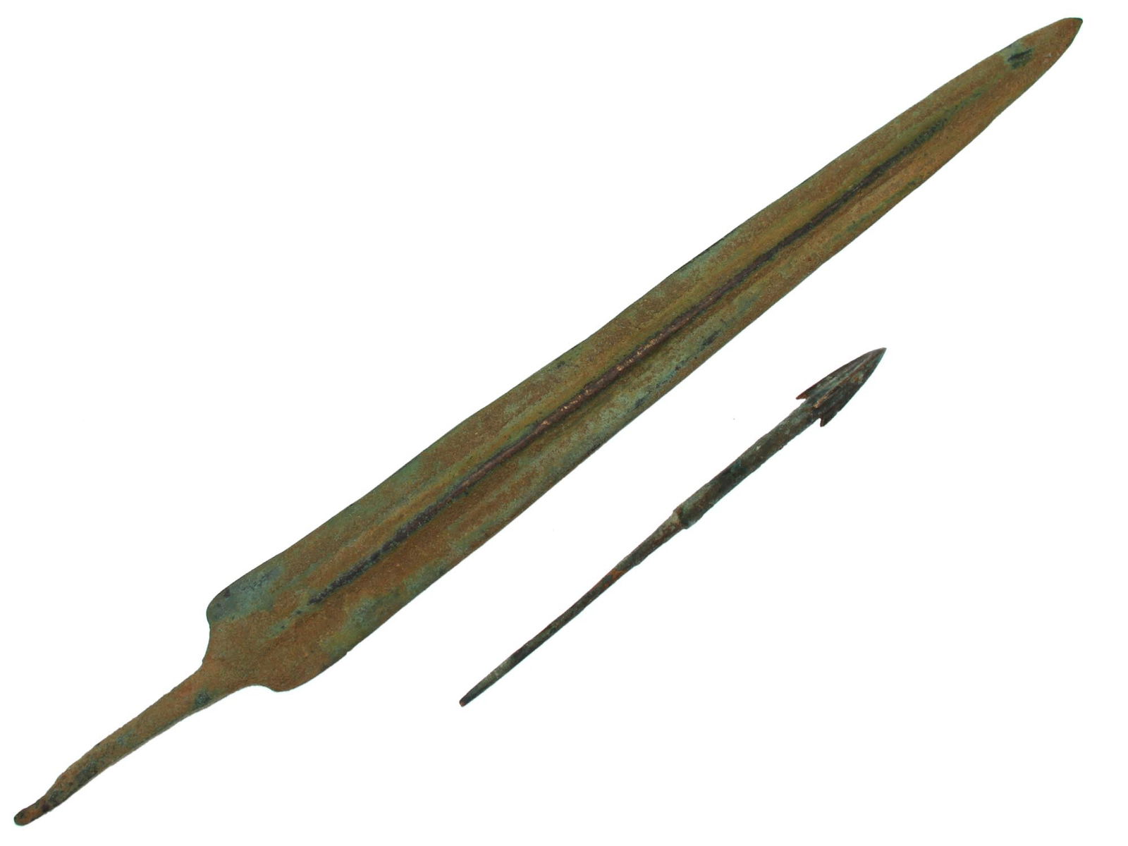 13TH C LURISTAN PERSIAN DAGGER AND ROMAN BRONZE ARROW: A lot of two weapons: a large, authentic bronze dagger from 13th century Luristan, Persia, and a bronze spearhead arrow from the Roman Medieval period. Ancient And Antique Bronze Edged Weapons Armor,
