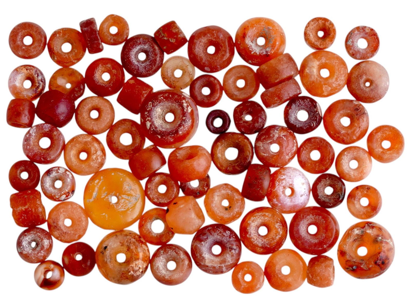 LOT OF ANCIENT 1ST MILLENNIUM BC CARNELIAN BEADS (1 of 2)