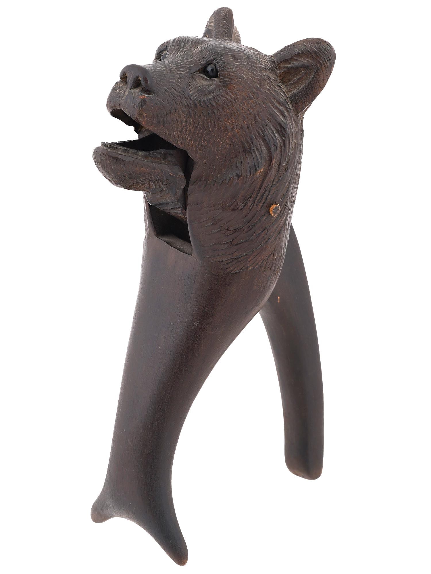 ANTIQUE SWISS BLACK FOREST WOOD BEAR NUTCRACKER (1 of 7)