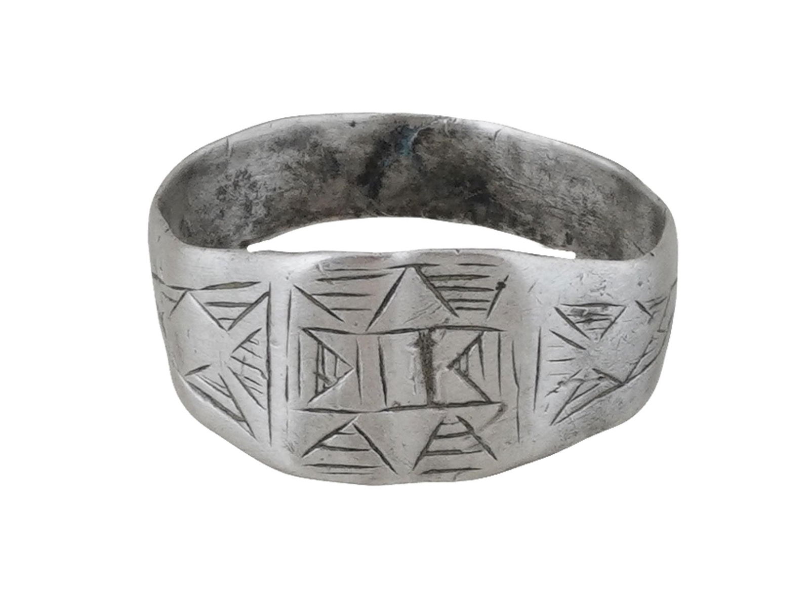 ANCIENT EGYPTIAN SILVER RING ENGRAVED WITH IMAGE (1 of 5)