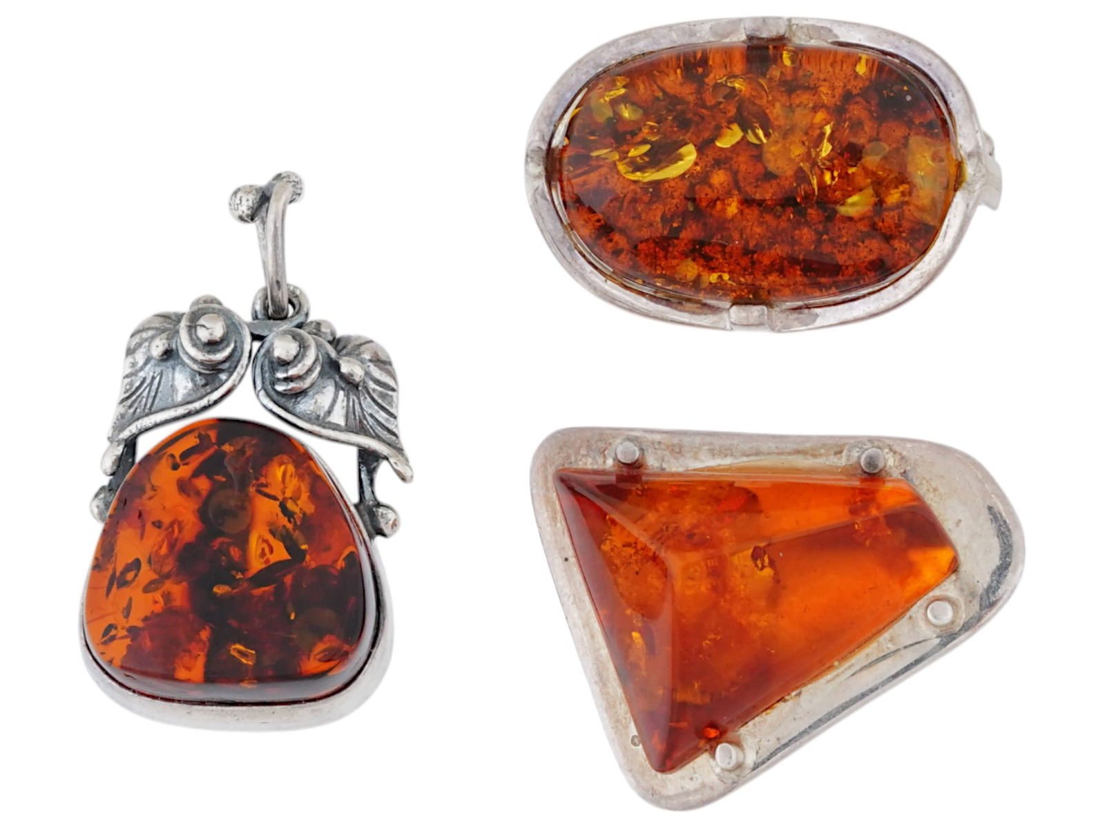 VINTAGE SILVER NATURAL AMBER PENDANT AND TWO BROOCHES (1 of 4)