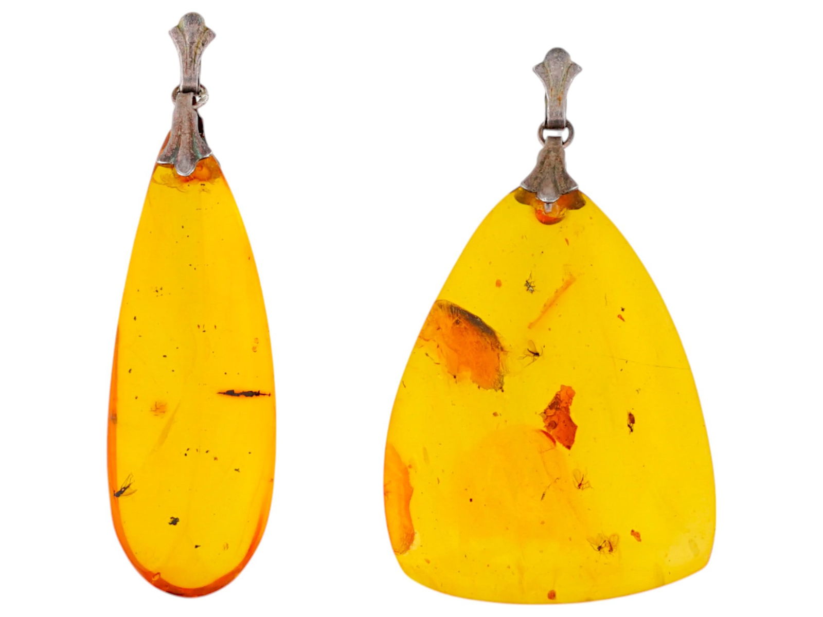 LOT OF TWO AMBER STONE PENDANTS WITH MOSQUITOES (1 of 5)