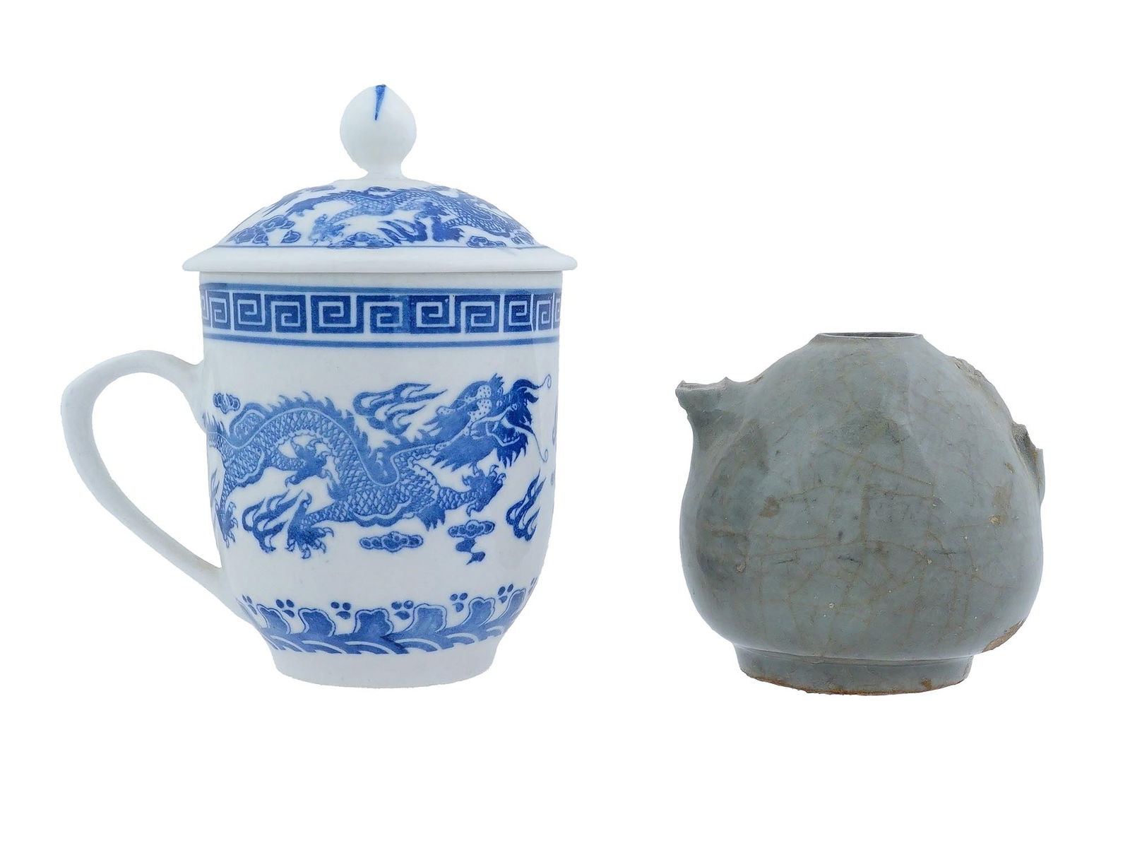 VINTAGE AND ANTIQUE CHINESE PORCELAIN CUP AND TEAPOT (1 of 7)