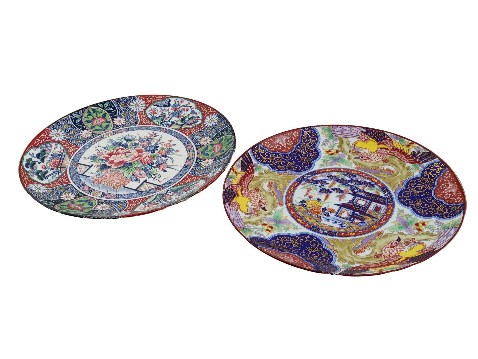 TWO VINTAGE JAPANESE IMARI PORCELAIN PLATES (1 of 7)