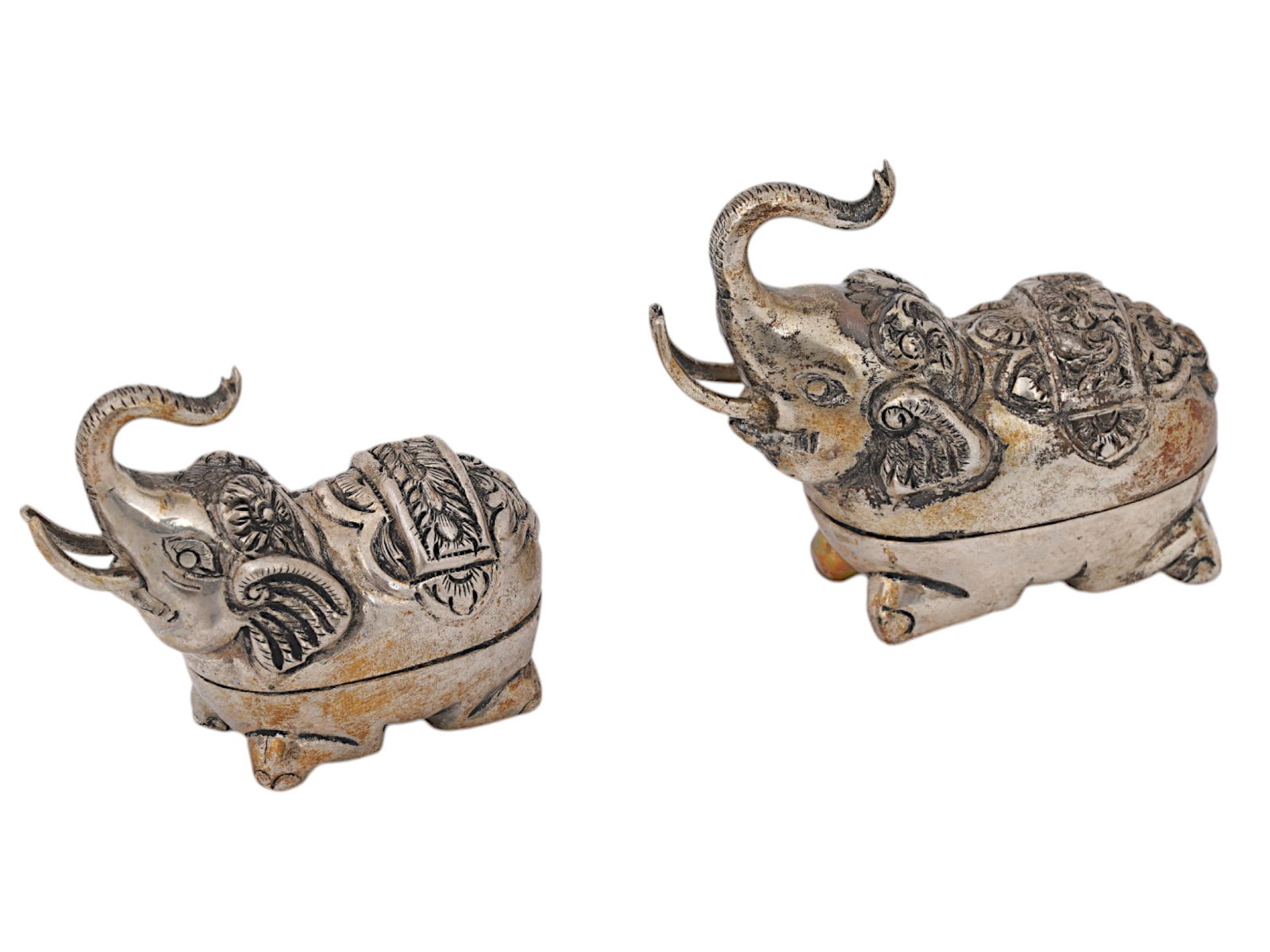 PAIR OF VINTAGE THAI SILVER ELEPHANT TRINKET BOXES (1 of 8)