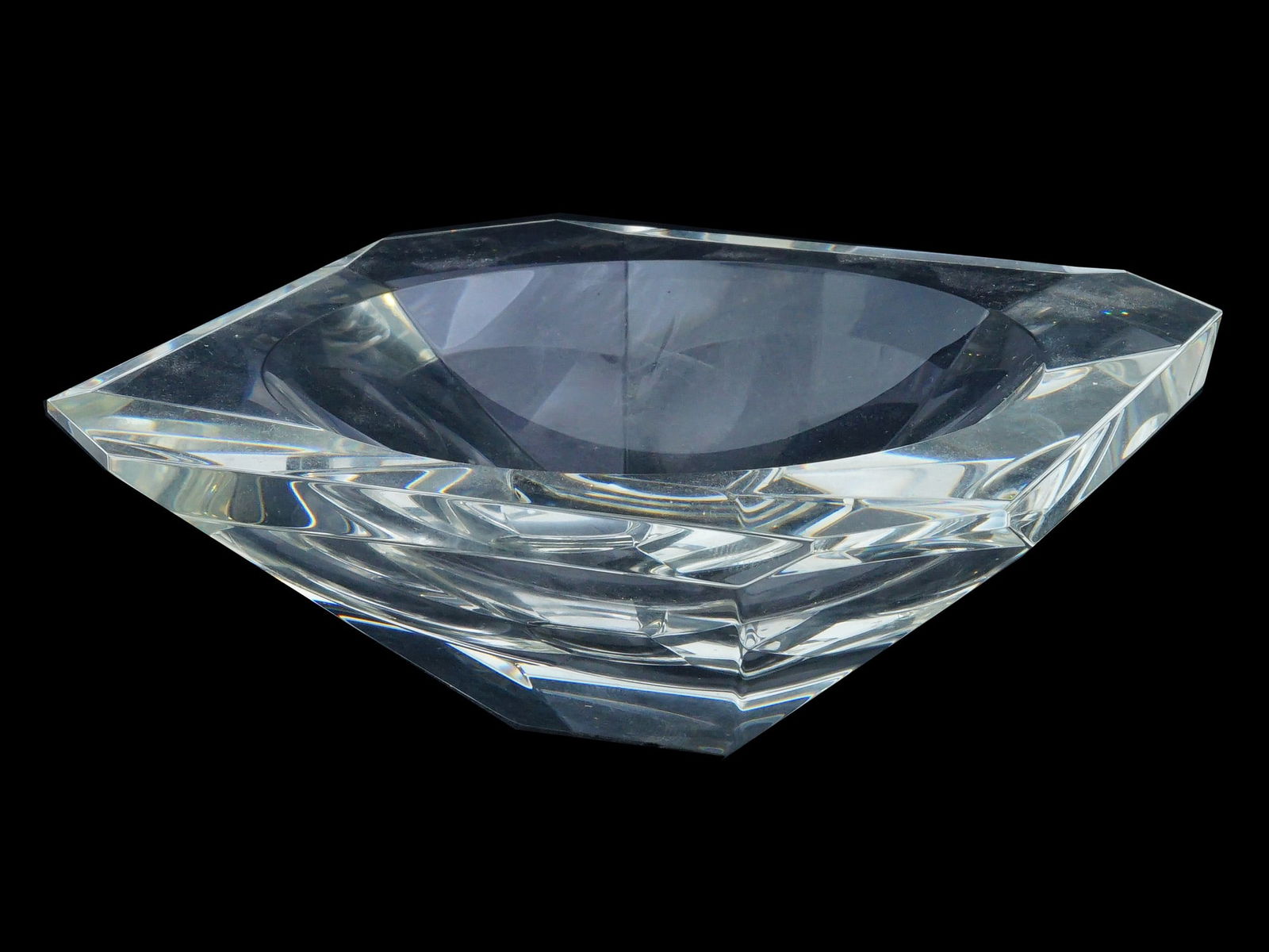 RUSSIAN SOVIET AVANT GARDE MANNER CRYSTAL ASHTRAY (1 of 7)