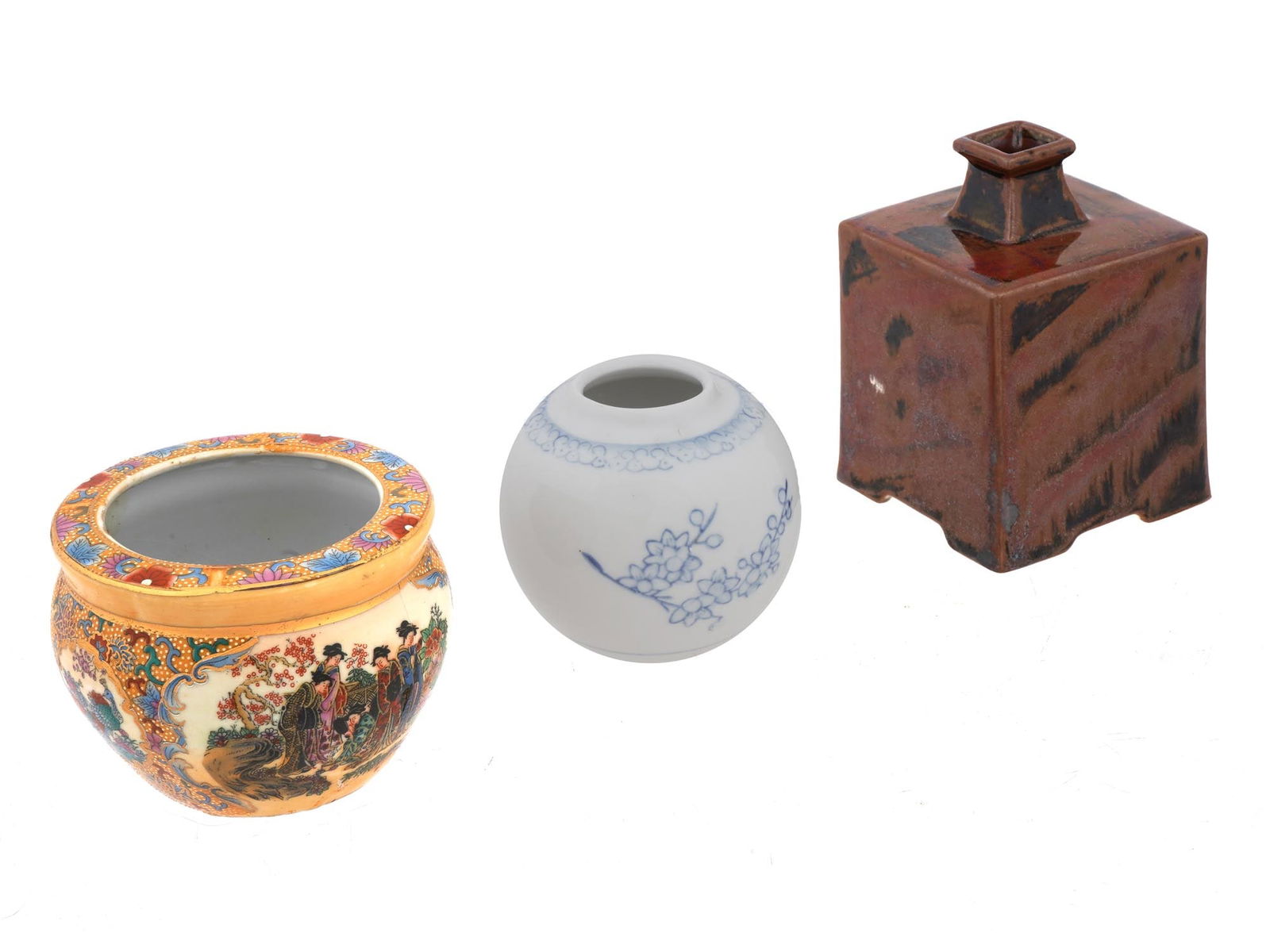 VINTAGE CHINESE PORCELAIN PLANTER AND TWO VASES (1 of 8)