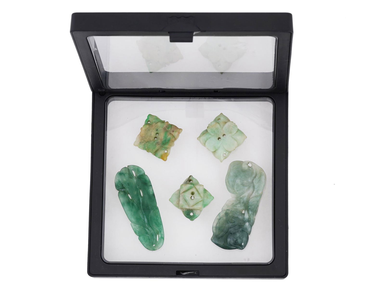 GROUP OF CHINESE CARVED GREEN JADE PENDANTS IN BOX (1 of 4)