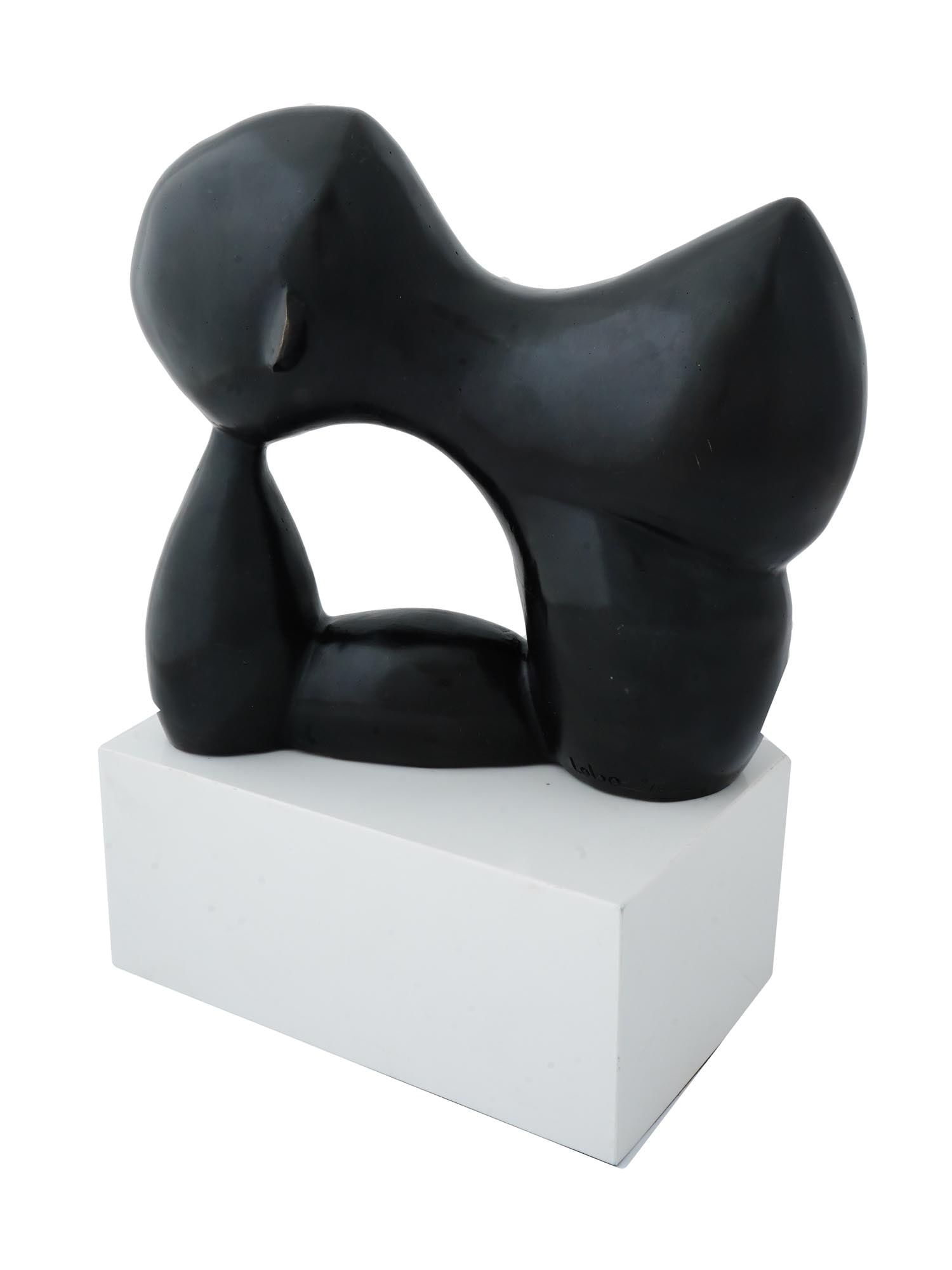 MIDCENT SPANISH BRONZE SCULPTURE AFTER BALTASAR LOBO: Cast bronze sculpture after Baltasar Lobo, 1910 to 1993, a Spanish artist. A contemporary of Jean Arp and Constantin Brancusi, Lobo innovated a pared-down approach to the human form, and his work demo