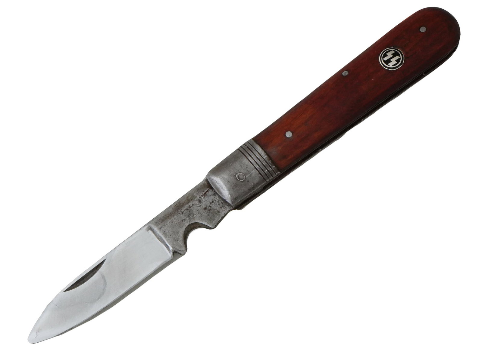 GERMAN WWII MODEL WAFFEN SS POCKET KNIFE: A World War II Nazi German model stainless steel pocket knife with wooden body. SS emblem inlay on the handle. Historical Collectables, Weaponry And Armour, Militaria, Second World War. Dimensions: Fo