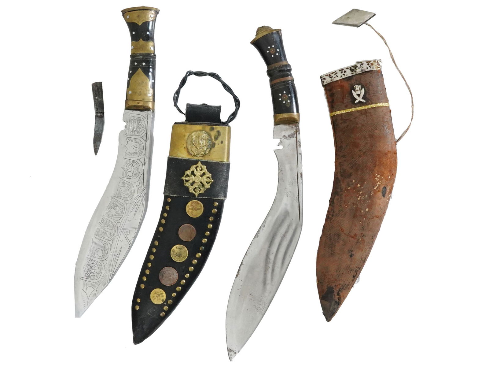 LOT OF 2 NEPALI GURKHA KHUKURI KNIVES W SCABBARDS (1 of 6)