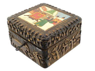 RUSSIAN FOLK ART HAND CARVED AND PAINTED WOOD BOX