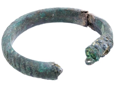 ANCIENT ROMAN BRONZE BRACELET WITH OPEN DESIGN