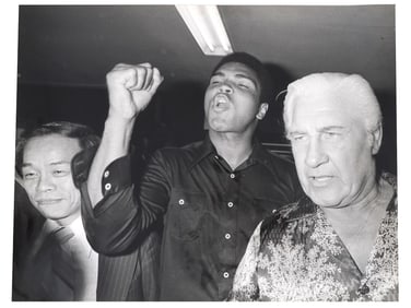 1970 PHOTO PRINT OF MUHAMMAD ALI AND FRED BLASSIE