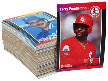 COLLECTION OF AMERICAN BASEBALL TRADING CARDS