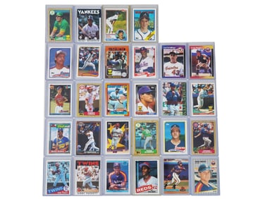 COLLECTION OF BASEBALL SPORTS CARDS